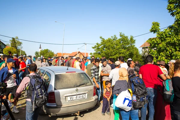 Refugiados varados en Tovarnik — Foto de Stock